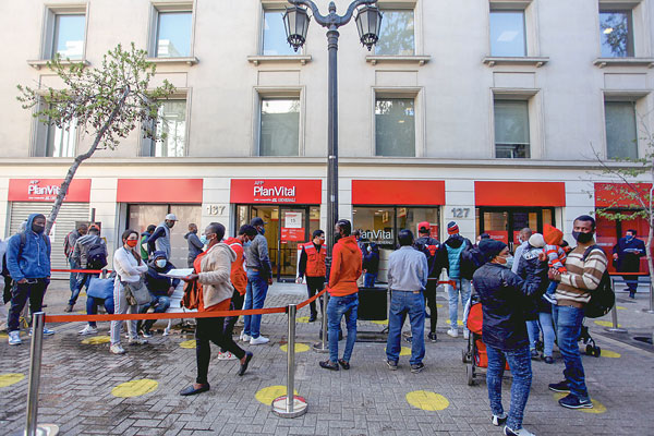Mesa técnica por problemas en retiro del 10% iniciará trabajo con foco en chilenos residentes afuera
