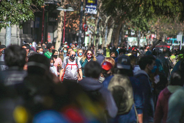 Panel UC mostró posturas divididas sobre qué pilar es más urgente mejorar del sistema previsional