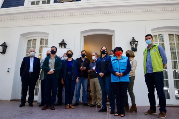 En la reunión participaron representantes de ramas empresariales, ministros y alcaldes de la Región Metropolitana.