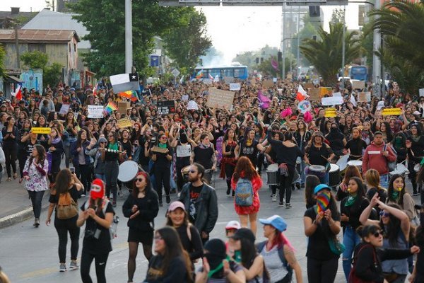 Senado rechaza “turismo laboral” en proyecto de migración y gobierno se anota un triunfo
