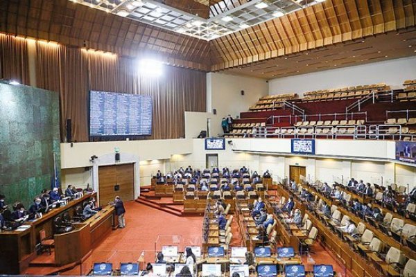 Con 66 votos a favor, 70 en contra y 8 abstenciones, la Sala rechazó el guarismo.