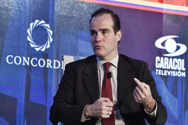 Con foco en el empleo y aumentar los recursos del banco, Claver-Carone asume formalmente la presidencia del BID