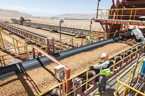 Economía cae más de lo previsto en agosto, pero mercado ratifica confianza en la recuperación