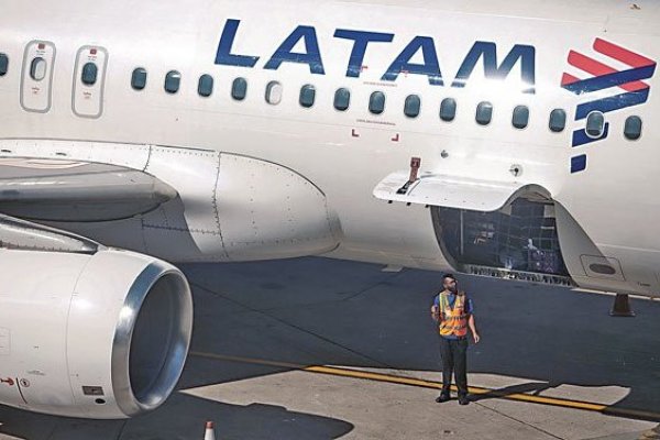Latam Airlines cae en la bolsa luego de que controladores anunciaran venta de acciones