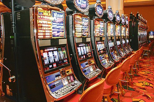 Gremio de los casinos y posible extensión de tres años en permisos: “Se ve como un traje a la medida para un solo operador”