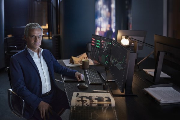 De golear al Manchester United en la Premier League al mundo financiero: firma de inversiones ficha a Mourinho como su DT