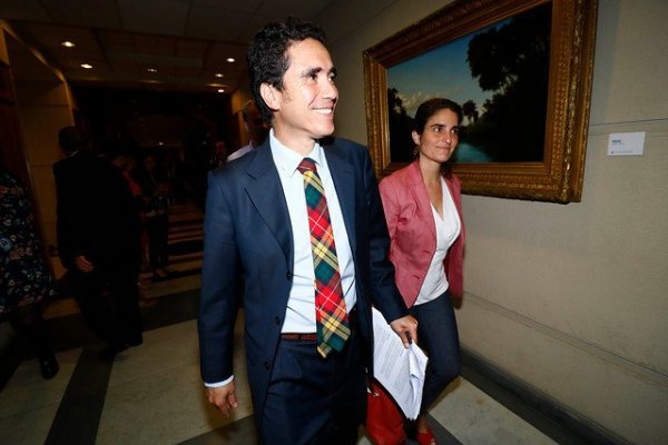 <p>Salario mínimo: comisión de Hacienda del Senado aprobó alza de $ 6.000</p>