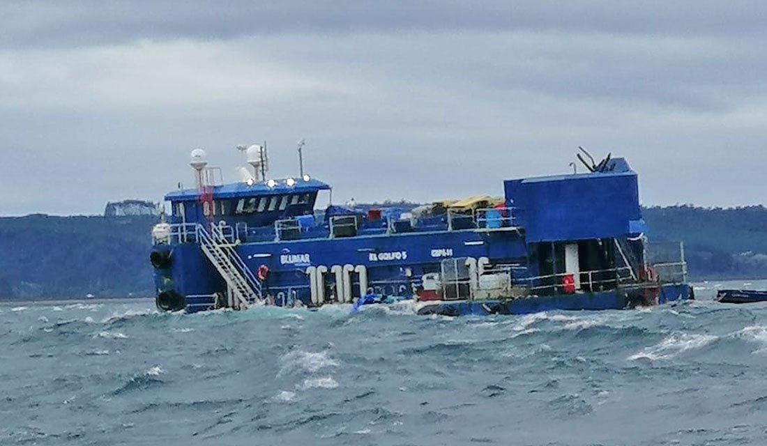 <p>SMA ordena nuevas medidas contra Blumar tras hundimiento de jaulas con salmones</p>