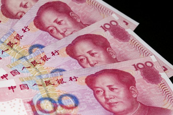 El renminbi vive su mejor jornada en cuatro años y medio