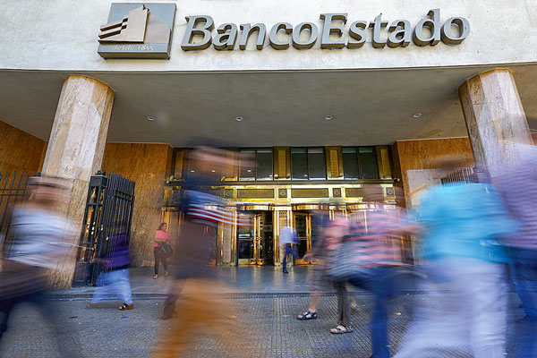 Nuevos cambios aplicó Sebastián Sichel en BancoEstado. Foto: Reuters