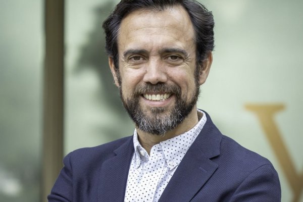 Carlos Osorio, PhD. Cofundador de Yuken Impact Research Lab y profesor adjunto FEN-UDD