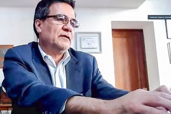 Fernando Barraza, director del SII, respondió las dudas de los diputados.