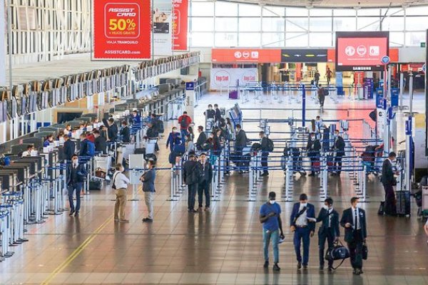 De a poco, el aeropuerto va recuperando el flujo de pasajeros. Foto: Agencia Uno