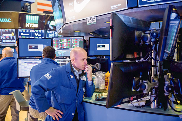 En Wall Street, los índices Dow Jones, S&P 500 y Nasdaq cerraron con pérdidas. Foto: Bloomberg
