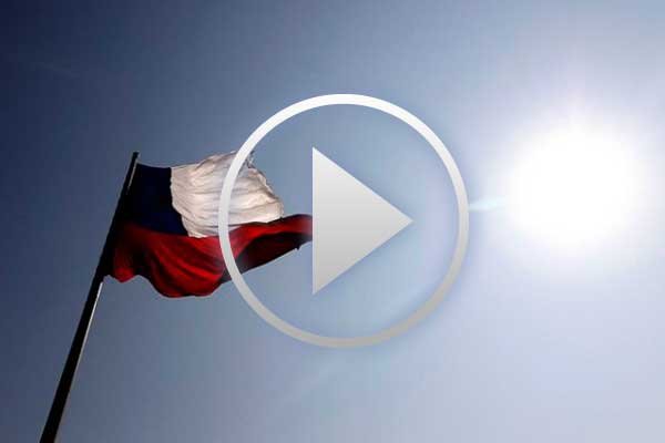 <p>Fitch recorta la nota de Chile como consecuencia de la pandemia y la presión sobre las finanzas públicas post estallido social</p>