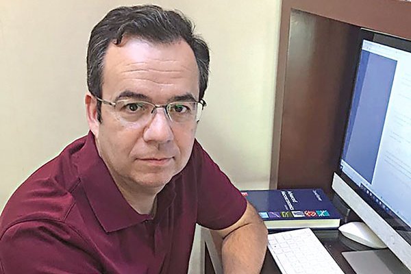 Céspedes: “Quienes hagan creer que todo se soluciona con una nueva Constitución, le harán un daño enorme al país”