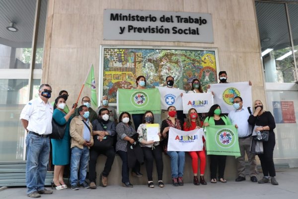 Negociación por reajuste al sector público: funcionarios presentan pliego con demandas y piden reajuste escalonado