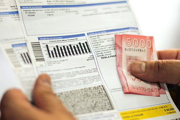 Reactivan discusión por ley de servicios básicos: presentan proyecto para prorrogar su vigencia