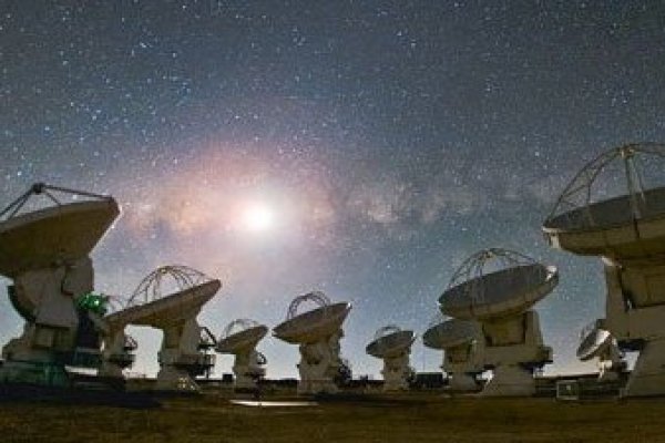 ALeRCE, que utiliza machine learning y big data, se conecta a telescopios de rastreo para monitorear automáticamente las alertas astronómicas.