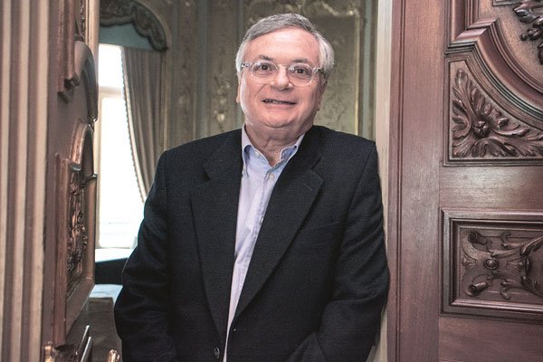 Naím: “La Constitución no puede ser un arbolito de Navidad donde todo el mundo cuelga sus deseos”