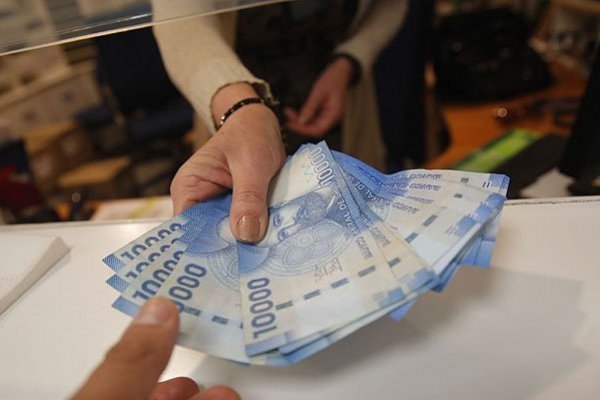 <p>Salario mínimo: comisión mixta aprueba alza de $ 6.000 y volver a discutir reajuste en abril</p>