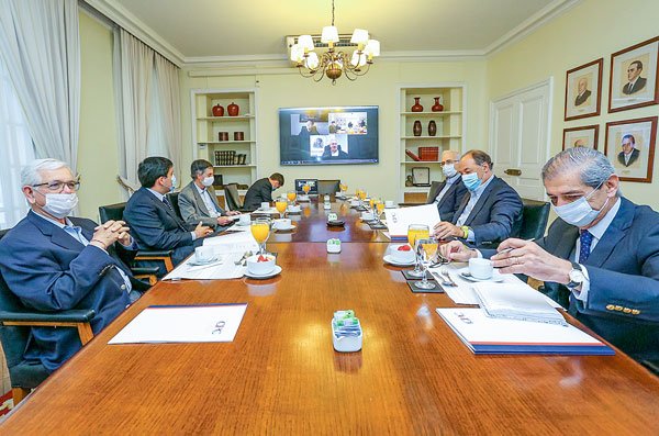 Sutil descarta ser constituyente y grandes empresarios continuarán trabajando para incidir en el debate constitucional
