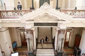 Corte Suprema ordena investigación disciplinaria a 230 funcionarios que cobraron el Bono Clase Media