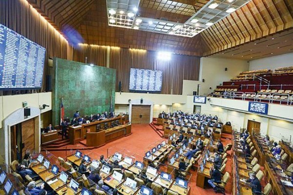 Salario mínimo: Cámara respalda informe de comisión mixta y aprueba alza de $ 6.000