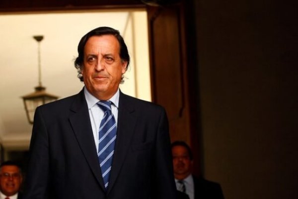 Acusación constitucional a ministro Víctor Pérez es aprobada y sortea la primera valla en la comisión revisora