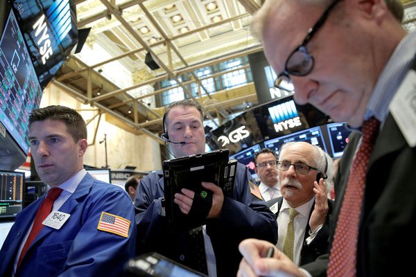Wall Street cierra a la baja ante preocupaciones por el sector tecnológico. Acción de Twitter se fue de espalda