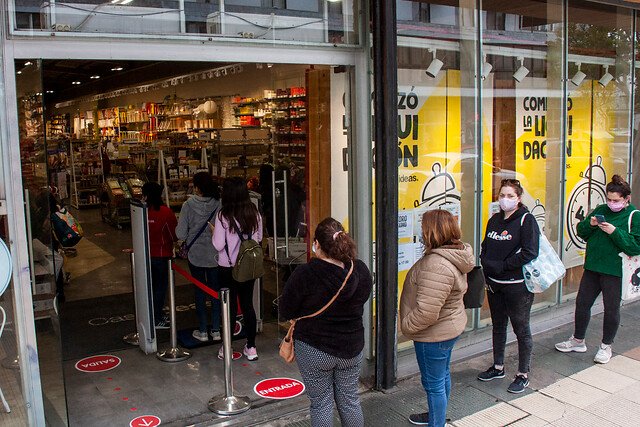 <p>¿Llegó la primavera a la economía? Desempeño de la industria y el comercio sorprenden en septiembre</p>