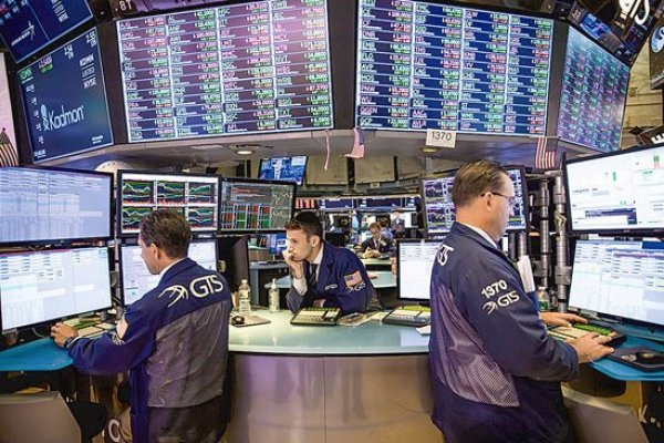 Wall Street sube a la espera de tensa elección presidencial