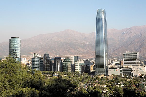 Chambers and Partners premió a Carey como la mejor firma chilena del año