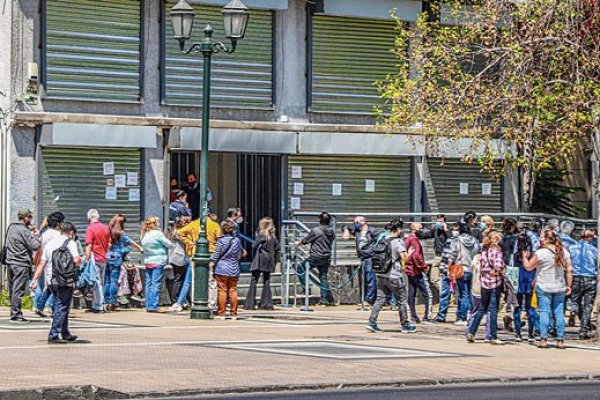 Diputado Walker admitió que el retiro de las AFP no tiene complejidades de las rentas vitalicias. Foto: Julio Castro