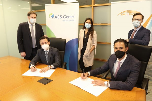 Sierra Gorda y AES Gener firman acuerdo de suministro de energía por 16 años
