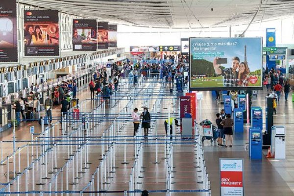 MOP pide a Nuevo Pudahuel que reabra sectores del aeropuerto cerrados por baja demanda