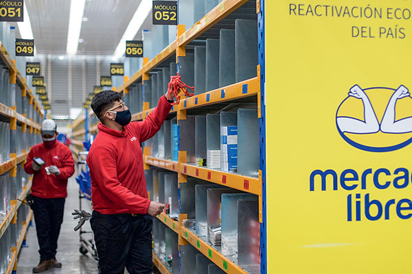 Ventas de MercadoLibre se disparan y su valor bursátil se despega de retailers de la región