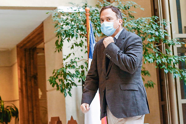 Walker y rentas vitalicias: “El proyecto se puede enredar en el TC”