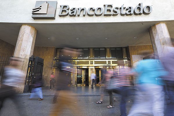<p>Usuarios de Claro podrán usar app de BancoEstado y hacer transacciones sin descontar datos</p>