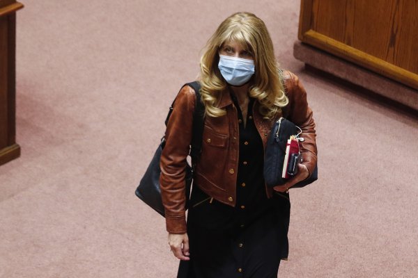 Ley de Cuotas de Género para directorios de empresas públicas y privadas avanza en el Senado