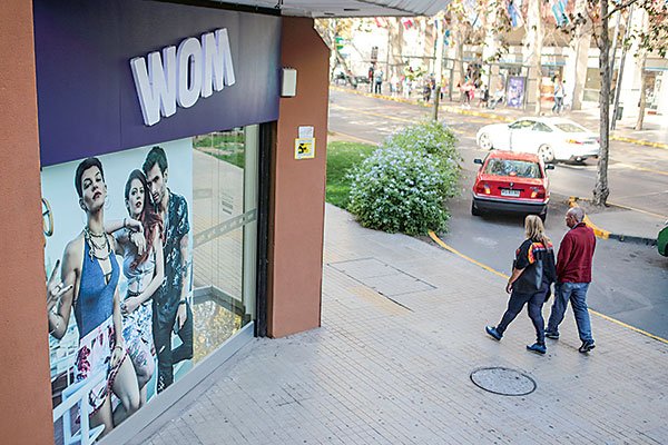 Wom podría colocar dos líneas por US$ 378 millones en el mercado. Foto: Archivo