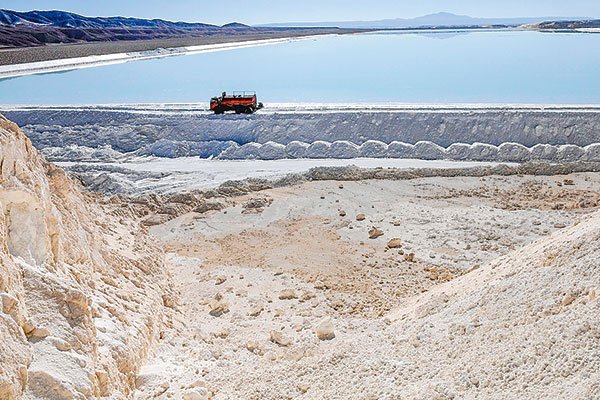 Albemarle se va contra Corfo y SQM por estudio sobre extracción de litio