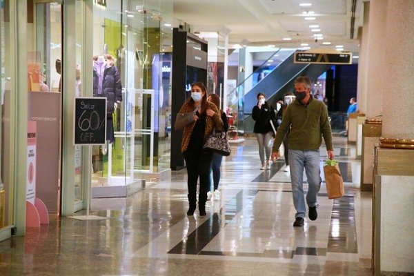 Economía chilena atenúa su caída y se contrae a un dígito en el tercer trimestre
