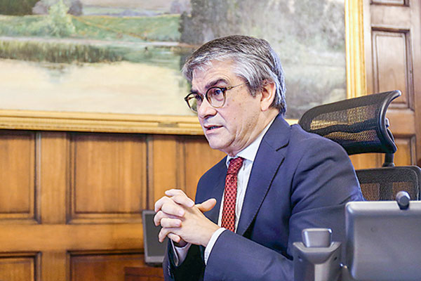 Mario Marcel expuso ante la comisión de Constitución del Senado.