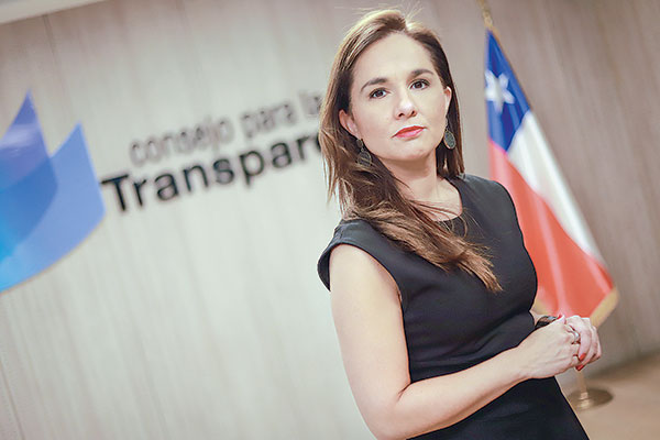 Gloria de la Fuente y datos personales: “La ley es muy antigua, no se hace cargo del cambio tecnológico”