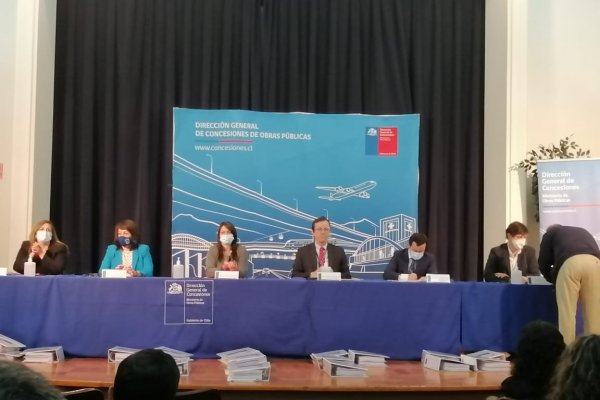 Filial de constructora del puente Cau Cau es la única que presenta oferta para adjudicarse la ampliación de aeropuertos en el sur