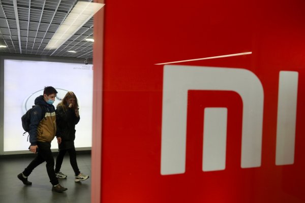 Xiaomi le gana la carrera a Huawei: ventas crecen a su mayor ritmo en dos años por sanciones de EEUU a su rival