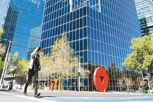 Las opciones que sondea la familia Saieh para destrabar la deuda de CorpGroup Banking con sus bonistas