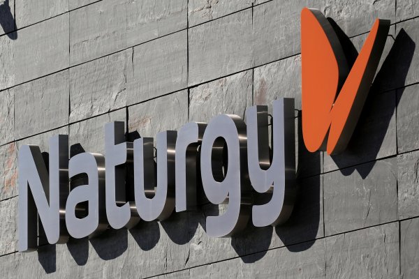 Española Naturgy sigue de salida: Tras anunciar venta de CGE a empresa china ahora concreta salida de Egipto