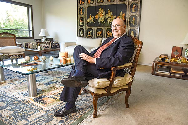 Luis Schmidt: “El tema geopolítico se podría haber dicho cuando se vendieron todas las eléctricas a los españoles”